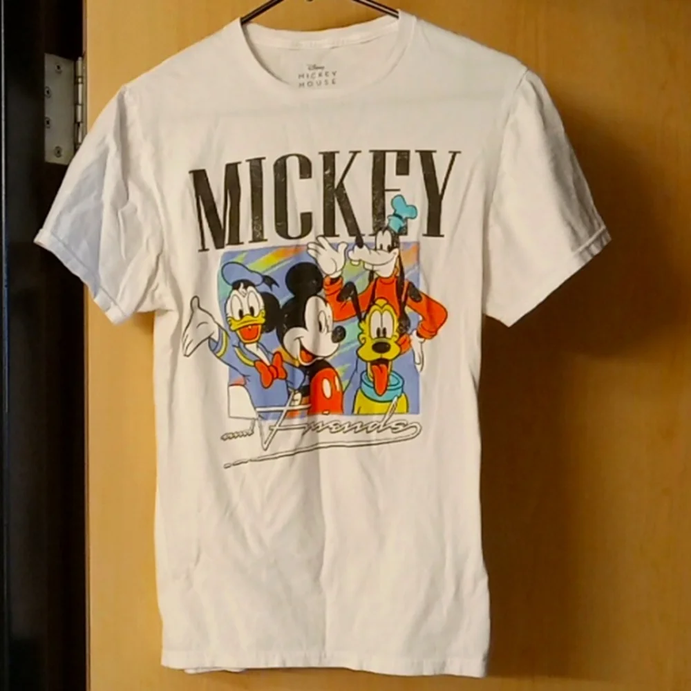 Disney Mickey Mouse and friends tee shirt - Picture 1 of 8